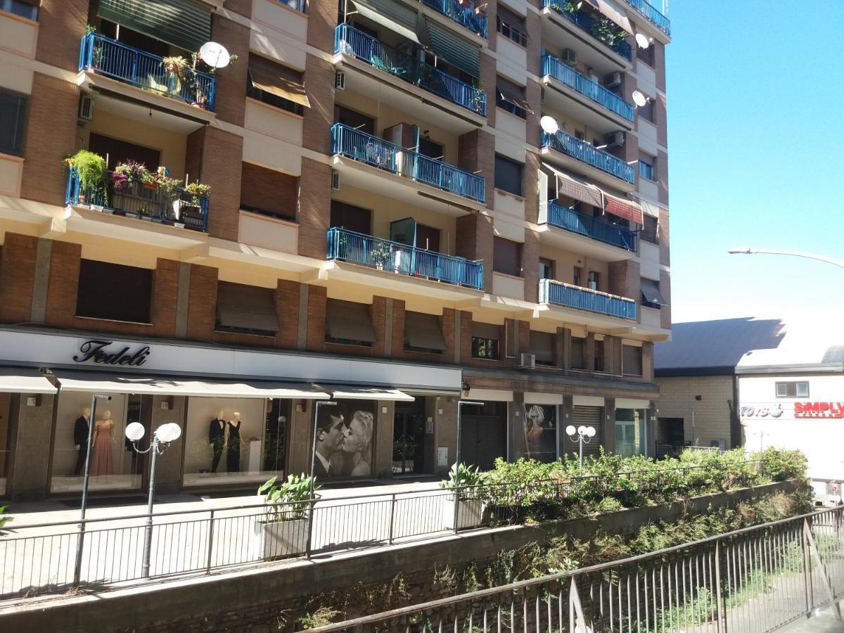 Roma Trastevere Station Exterior photo